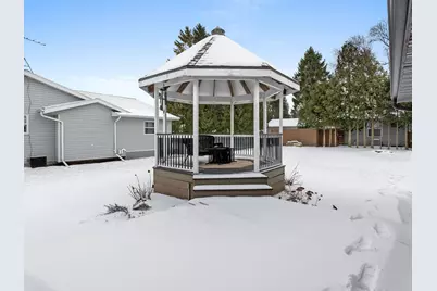 1209 E Thomas St, Manitowoc, WI 54220 - Photo 7