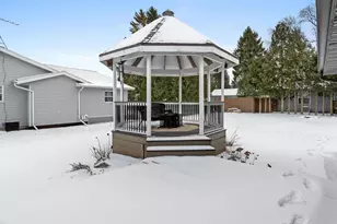 1209 E Thomas St, Manitowoc, WI 54220 - Photo 7