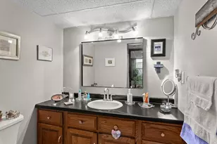 1209 E Thomas St, Manitowoc, WI 54220 - Photo 25