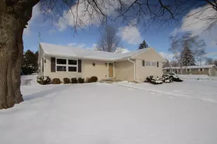 26 Park View Ln, Watertown, WI 53094 - Photo 3