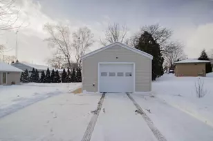 26 Park View Ln, Watertown, WI 53094 - Photo 11