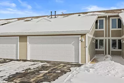 456  Hartford Square 4 Sq, Hartford, WI 53027 - Photo 1