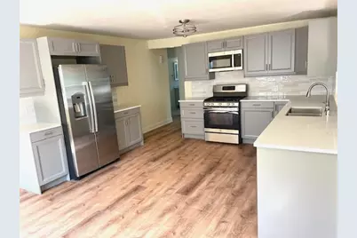 1153 N 11th Ave, West Bend, WI 53090 - Photo 3