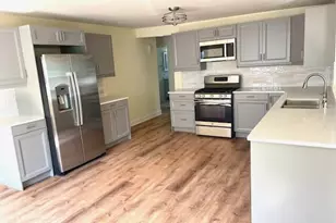 1153 N 11th Ave, West Bend, WI 53090 - Photo 3