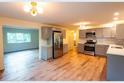 1153 N 11th Ave, West Bend, WI 53090 - Photo 11