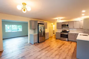 1153 N 11th Ave, West Bend, WI 53090 - Photo 11