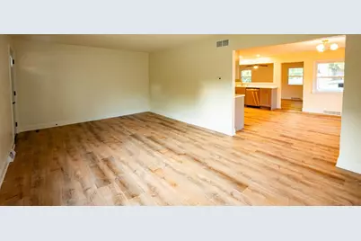 1153 N 11th Ave, West Bend, WI 53090 - Photo 9