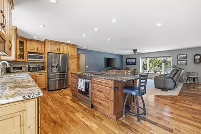 W245N4749  Swan Rd, Pewaukee, WI 53072 - Photo 9