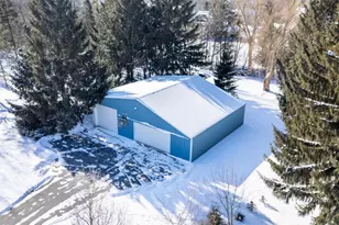 W245N4749 Swan Rd, Pewaukee, WI 53072 - Photo 35