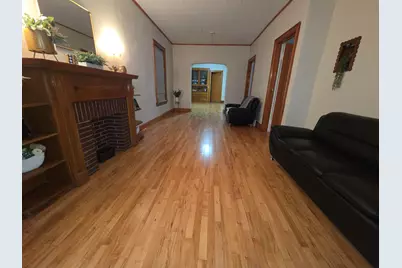 1035 S 33rd St, Milwaukee, WI 53215 - Photo 7