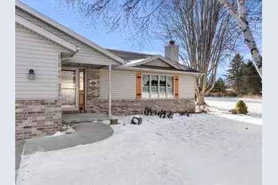 501  River Bluff Dr, Manitowoc, WI 54220 - Photo 3