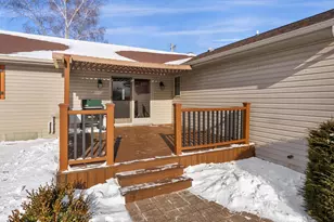 501 River Bluff Dr, Manitowoc, WI 54220 - Photo 5