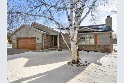 501  River Bluff Dr, Manitowoc, WI 54220 - Photo 1