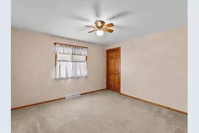 501  River Bluff Dr, Manitowoc, WI 54220 - Photo 19