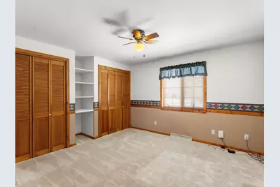 501  River Bluff Dr, Manitowoc, WI 54220 - Photo 21