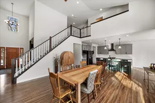 2000 Kathlynn Ct, Brookfield, WI 53045 - Photo 3