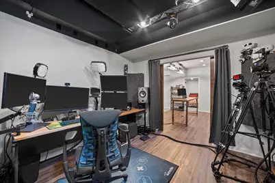 2000  Kathlynn Ct, Brookfield, WI 53045 - Photo 47