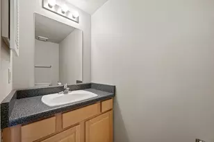 270 E Highland Ave, Milwaukee, WI 53202 - Photo 17