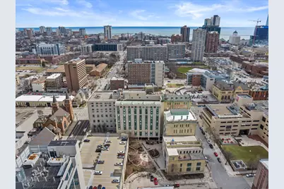 270 E Highland Ave #1043, Milwaukee, WI 53202 - Photo 27