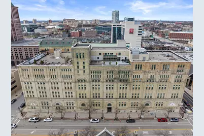 270 E Highland Ave #1043, Milwaukee, WI 53202 - Photo 29