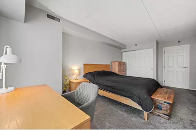 270 E Highland Ave #1043, Milwaukee, WI 53202 - Photo 11