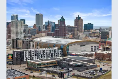 270 E Highland Ave #1043, Milwaukee, WI 53202 - Photo 25