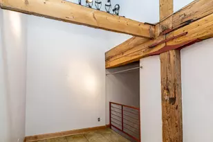 904 E Pearson St, Milwaukee, WI 53202 - Photo 13