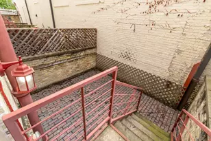 904 E Pearson St, Milwaukee, WI 53202 - Photo 15