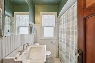 1910 E Newton Ave, Shorewood, WI 53211 - Photo 13