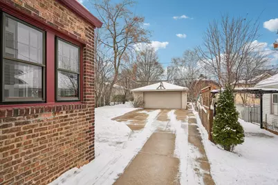 1910 E Newton Ave, Shorewood, WI 53211 - Photo 21
