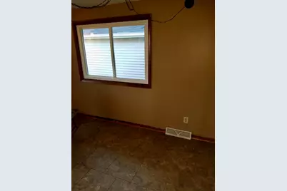 2365 S Pine St, Burlington, WI 53105 - Photo 7