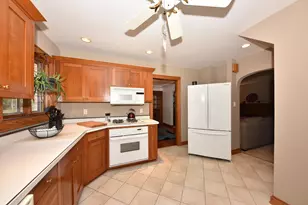 5531 S 110 St, Hales Corners, WI 53130 - Photo 25