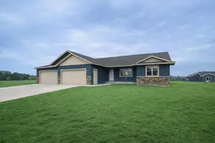 1827 Golden Gate Wy, Holmen, WI 54636 - Photo 1