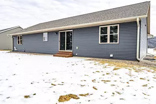 1827 Golden Gate Wy, Holmen, WI 54636 - Photo 25
