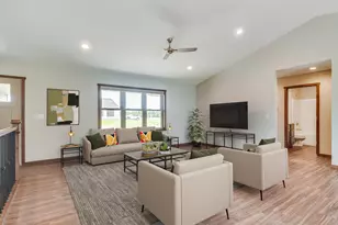 1827 Golden Gate Wy, Holmen, WI 54636 - Photo 29