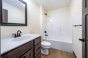 1827 Golden Gate Wy, Holmen, WI 54636 - Photo 23