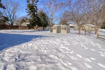 1016 W Glenn Dr, Waukesha, WI 53188 - Photo 17