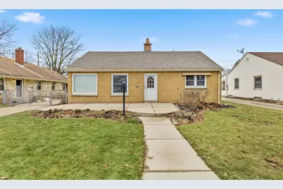 2467 S 82nd St, West Allis, WI 53219 - Photo 1