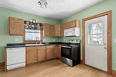 207 N Prairie Ave, Waukesha, WI 53186 - Photo 15