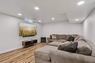 3570 S Russel Rd, New Berlin, WI 53151 - Photo 31
