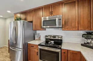 3570 S Russel Rd, New Berlin, WI 53151 - Photo 15