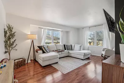 3570 S Russel Rd, New Berlin, WI 53151 - Photo 9