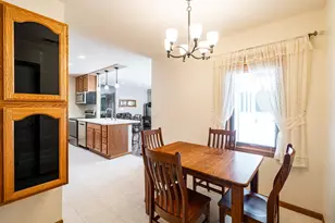 372 Hartford Square, Hartford, WI 53027 - Photo 9