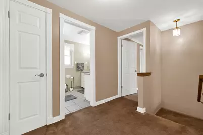 2760 N Park Dr, Wauwatosa, WI 53222 - Photo 17