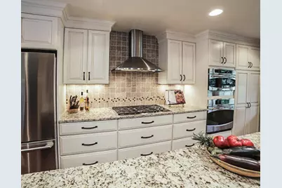 2760 N Park Dr, Wauwatosa, WI 53222 - Photo 9