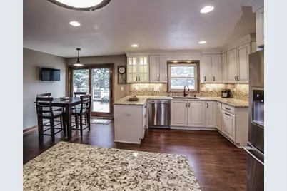 2760 N Park Dr, Wauwatosa, WI 53222 - Photo 7