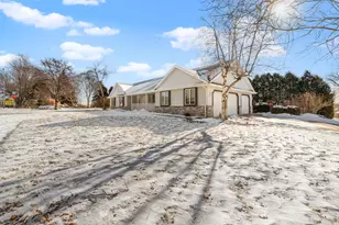 1151 Glacier Pass, Slinger, WI 53086 - Photo 3