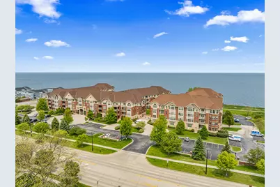 4100 S Lake Dr #407, Saint Francis, WI 53235 - Photo 7