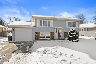 711 E Harvard St, Oconomowoc, WI 53066 - Photo 1