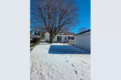 1132 S 35th St, Manitowoc, WI 54220 - Photo 21